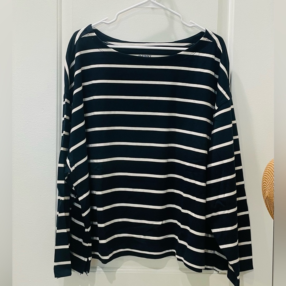 NEW…Striped Navy and White Mariner Loose-Sleeve Too - Picture 2 of 4